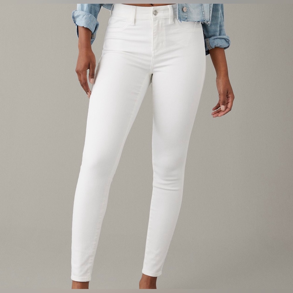 American Eagle White NE(X)T Level Stretch Skinny Jeans (Size 10 Short)
